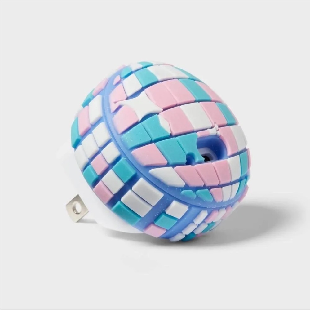 Single Port USB-C Wall Charger - by heyday - Disco Ball.

Condition:  NWT